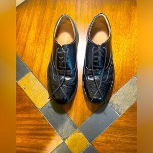 Rockport Men’s  Lace Up Wing Tip Shoes.